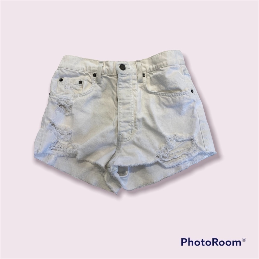 Carmar white distressed button fly shorts. size 26